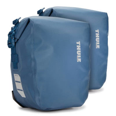 Double Sacoche Bleue Sur Porte-bagages 13L Shield Pannier Thule 1 Double Sacoche Bleue Sur Porte-bagages 13L Shield Pannier Thule