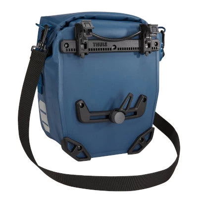 Double Sacoche Bleue Sur Porte-bagages 13L Shield Pannier Thule 2 Double Sacoche Bleue Sur Porte-bagages 13L Shield Pannier Thule – Image 2